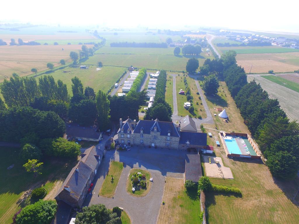 فندق Domaine De L'Aumone Cherrueix المظهر الخارجي الصورة